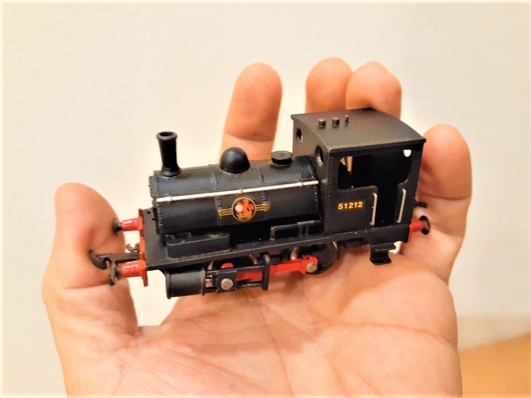 ⚫︎ボタン【希少】動く蒸気機関車の模型（D51528）