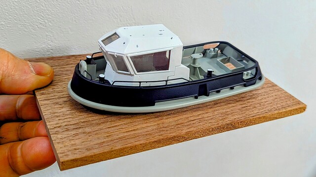 動く小さな船の模型工作室